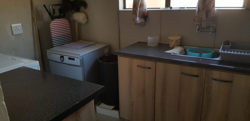 5 BEDROOM HOUSE FOR SALE IN FOCHVILLE