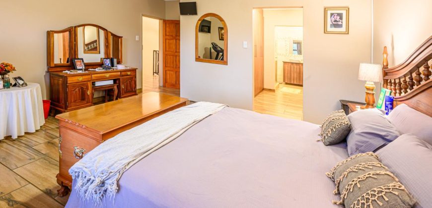 Low Maintenance 5 Bedroom House