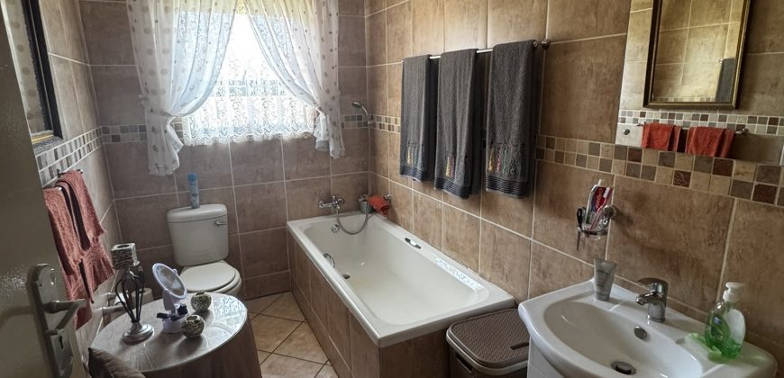 3 Bedroom Townhouse for SALE in a secure Complex