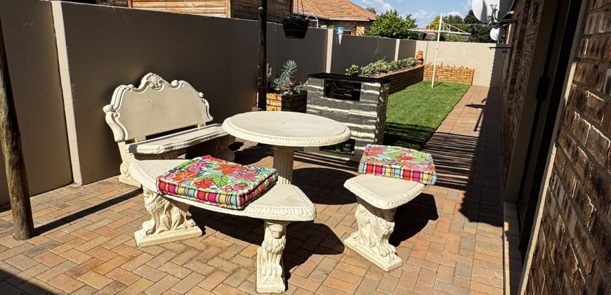 3 Bedroom Townhouse for SALE in a secure Complex