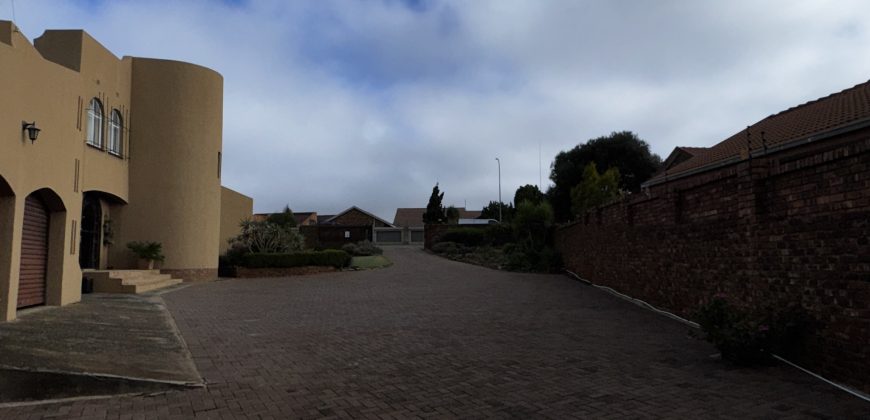 4 Bedroom House with Flatlet for SALE in Fochville
