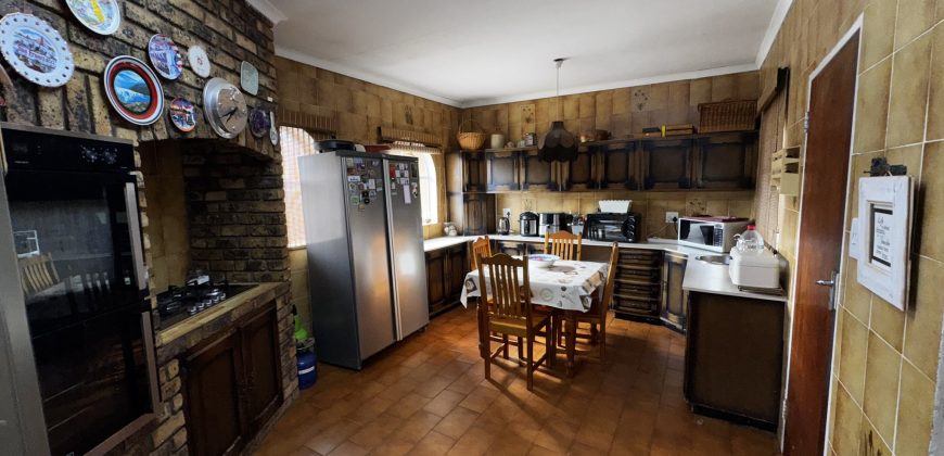 4 Bedroom House with Flatlet for SALE in Fochville